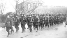 Free State soldiers march into Victoria (Custume) Barracks