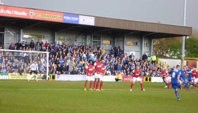 Sammy Moore free kick 60'