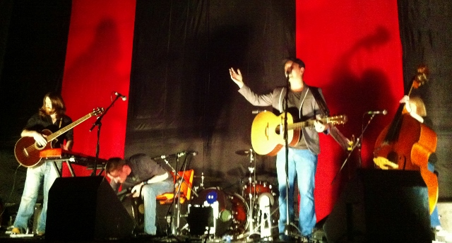 Mike Donaghy & Border Crossing Photo: © Michael Fisher