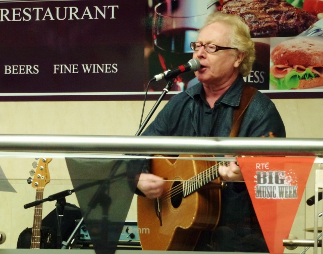 Paul Brady singing at Connolly Station Photo: © Michael Fisher